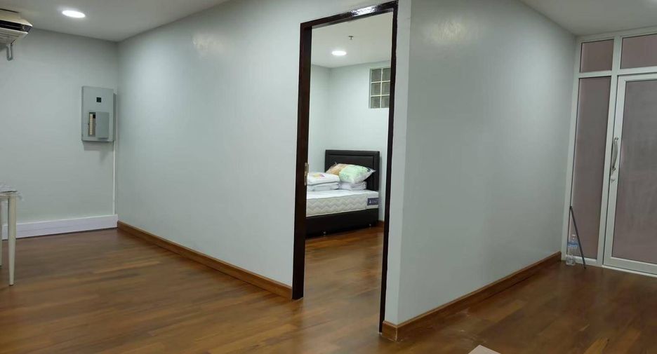 For sale 2 bedrooms condo in Khlong Toei, Bangkok