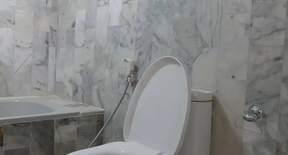 For sale 2 bedrooms condo in Khlong Toei, Bangkok