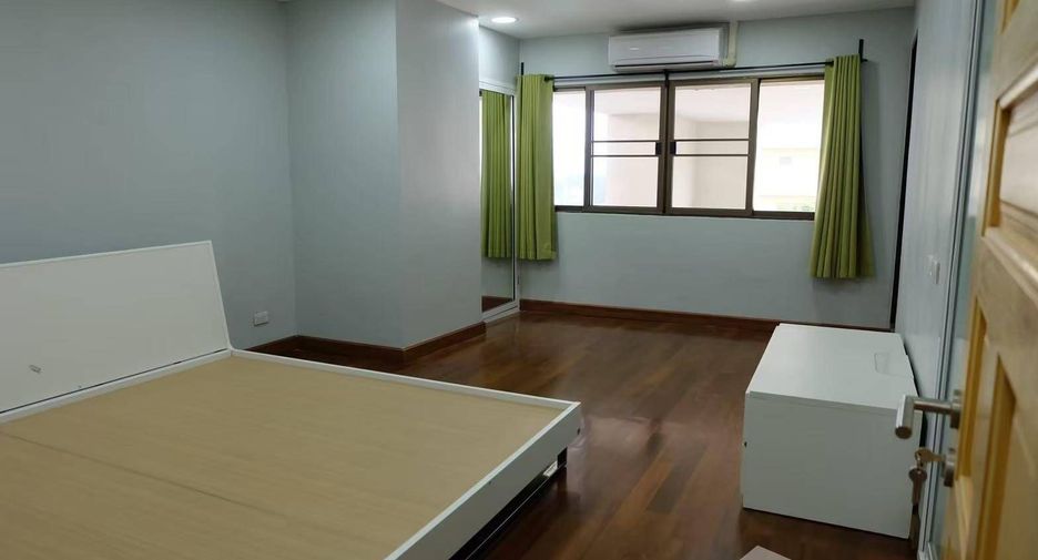 For sale 2 bedrooms condo in Khlong Toei, Bangkok