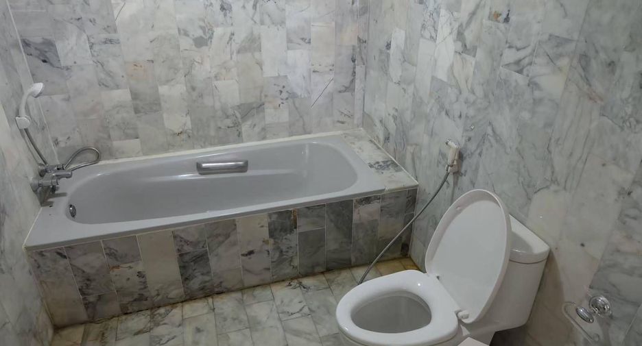 For sale 2 bedrooms condo in Khlong Toei, Bangkok
