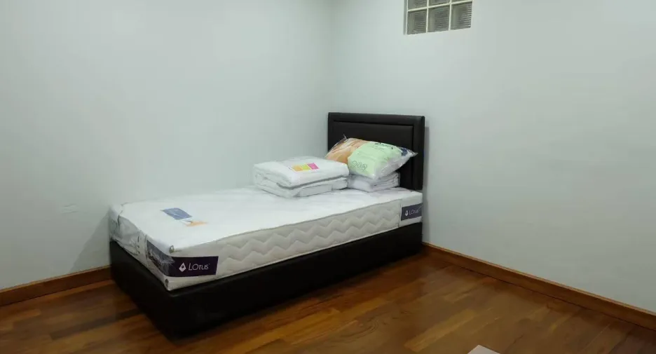 For sale 2 bedrooms condo in Khlong Toei, Bangkok