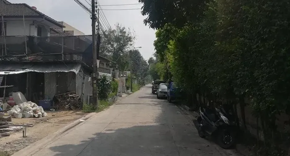For sale 5 bedrooms house in Lat Phrao, Bangkok