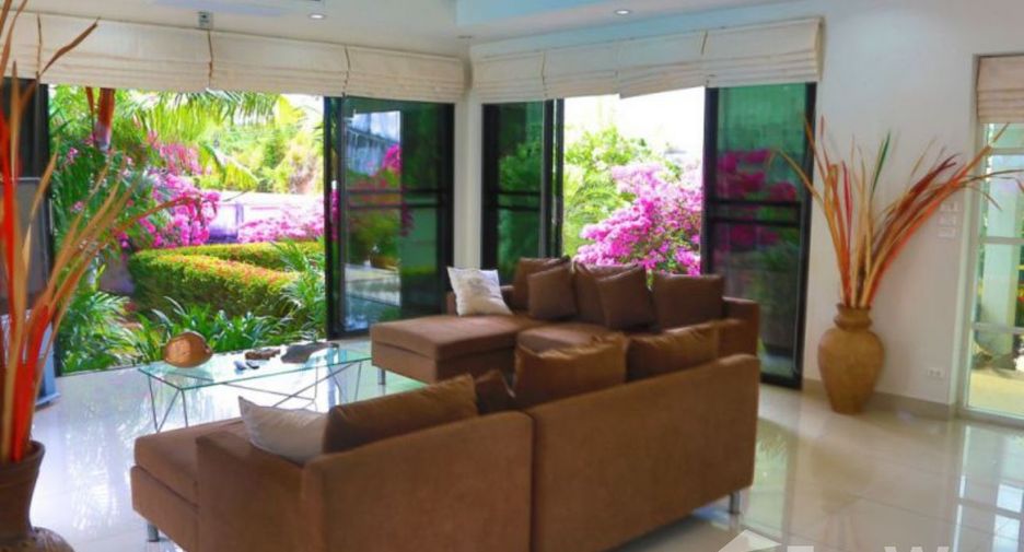 À louer 4 chambres villa à Mueang Phuket, Phuket