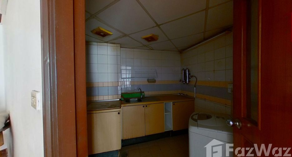 For sale 3 bedrooms condo in Yan Nawa, Bangkok