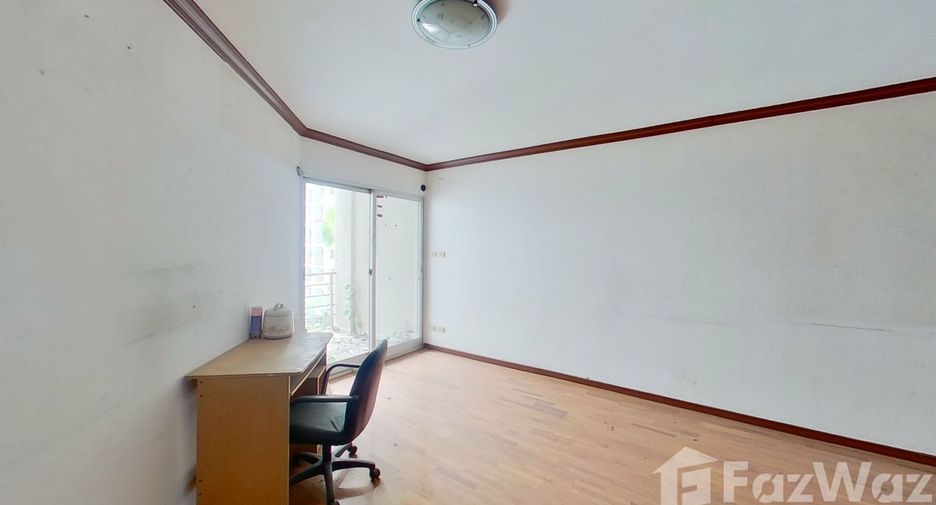 For sale 3 bedrooms condo in Yan Nawa, Bangkok