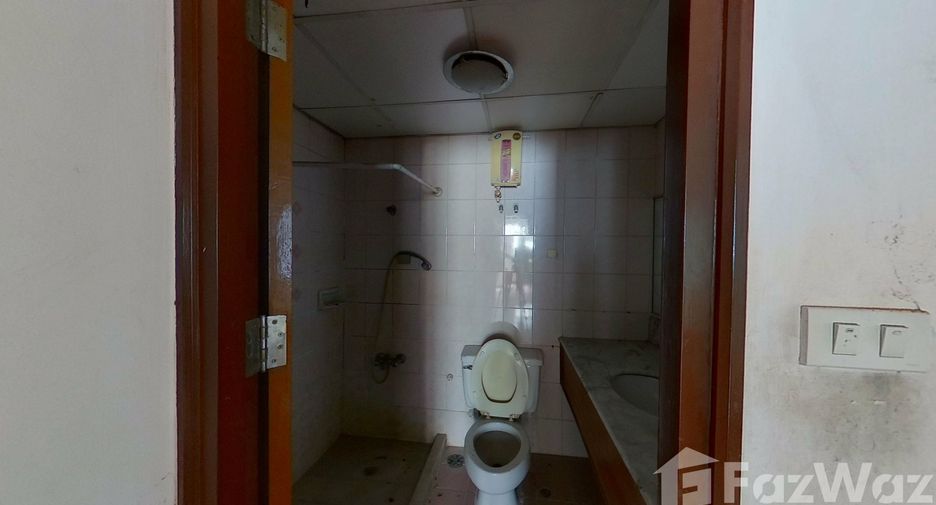 For sale 3 bedrooms condo in Yan Nawa, Bangkok