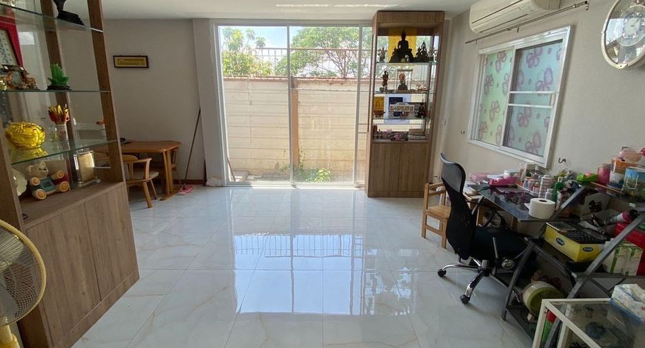 Haus zum Kauf mit 3 Zimmer in Bang Khun Thian, Bangkok