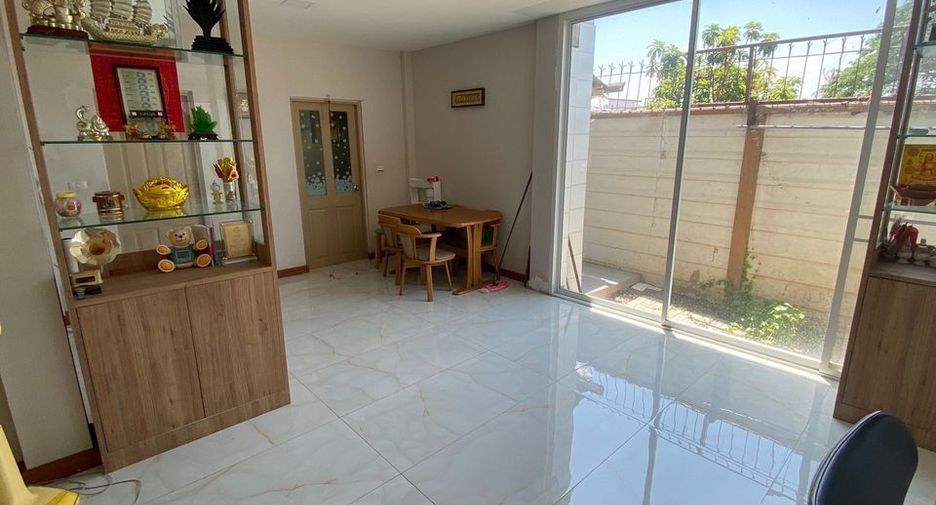 Haus zum Kauf mit 3 Zimmer in Bang Khun Thian, Bangkok