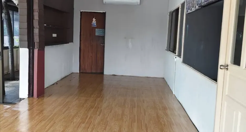 For rent 2 bedrooms retail Space in Bang Lamung, Chonburi