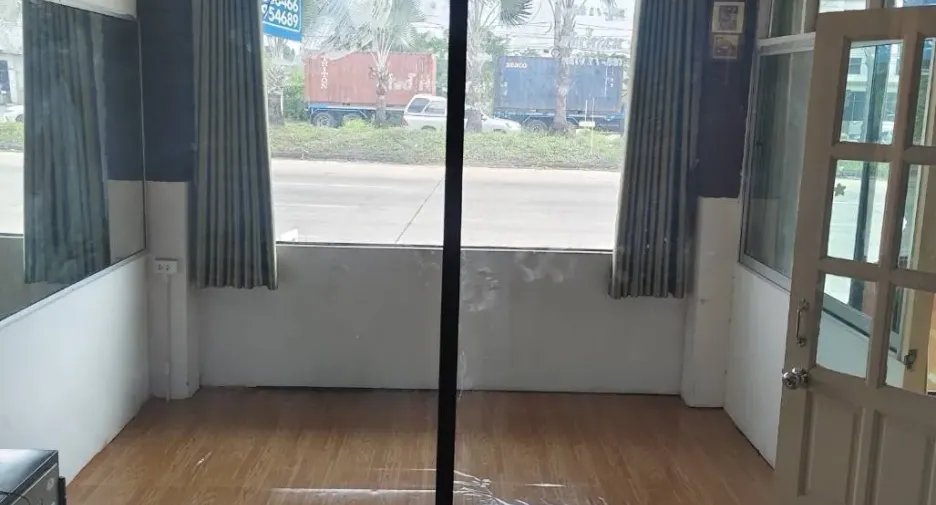 For rent 2 bedrooms retail Space in Bang Lamung, Chonburi