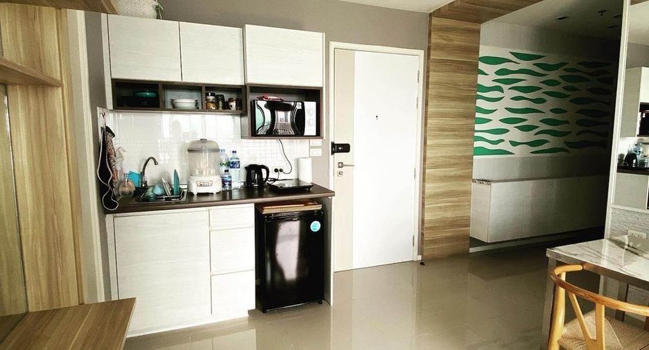For rent 2 bedrooms condo 