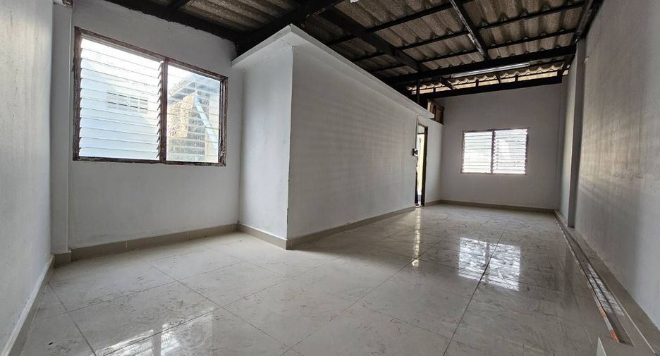 Casa adosada en venta de 4 habitaciones en Bang Kho Laem, Bangkok