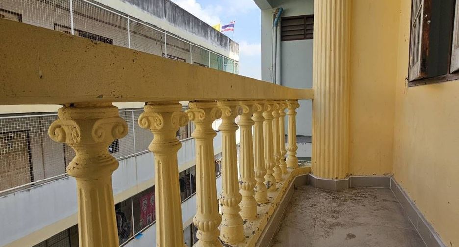 Casa adosada en venta de 4 habitaciones en Bang Kho Laem, Bangkok