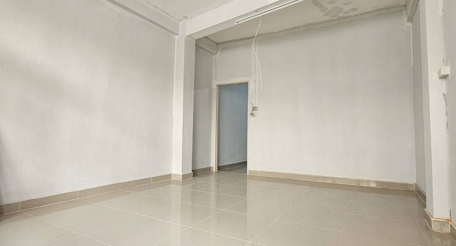 Casa adosada en venta de 4 habitaciones en Bang Kho Laem, Bangkok