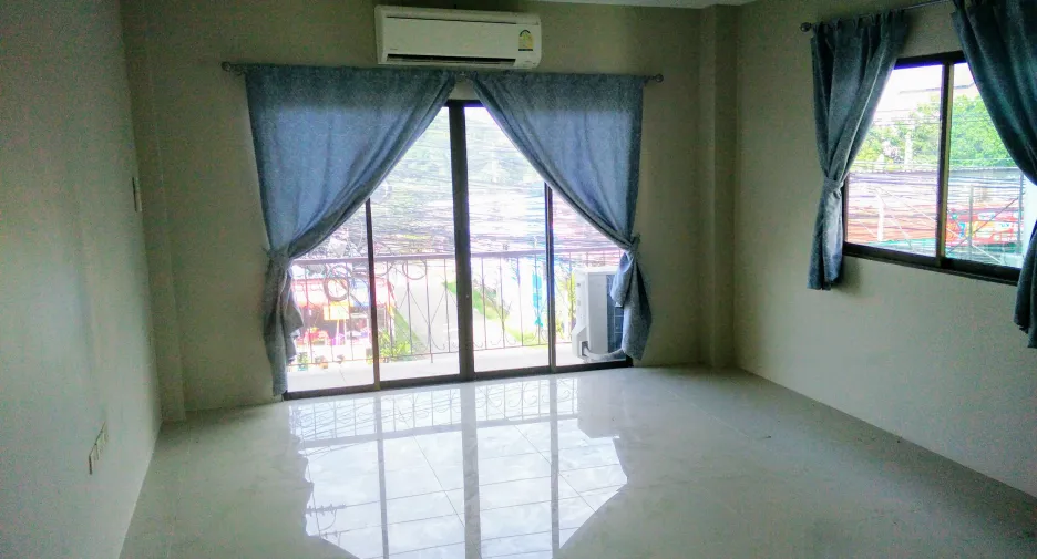For sale 4 bedrooms retail Space in Bang Lamung, Chonburi