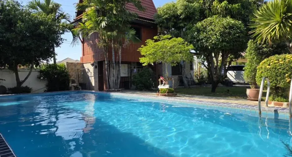 For sale and for rent 3 bedrooms house in Ban Bueng, Chonburi