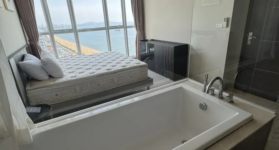 Condo en alquiler de 2 habitaciones en Bang Lamung, Chonburi