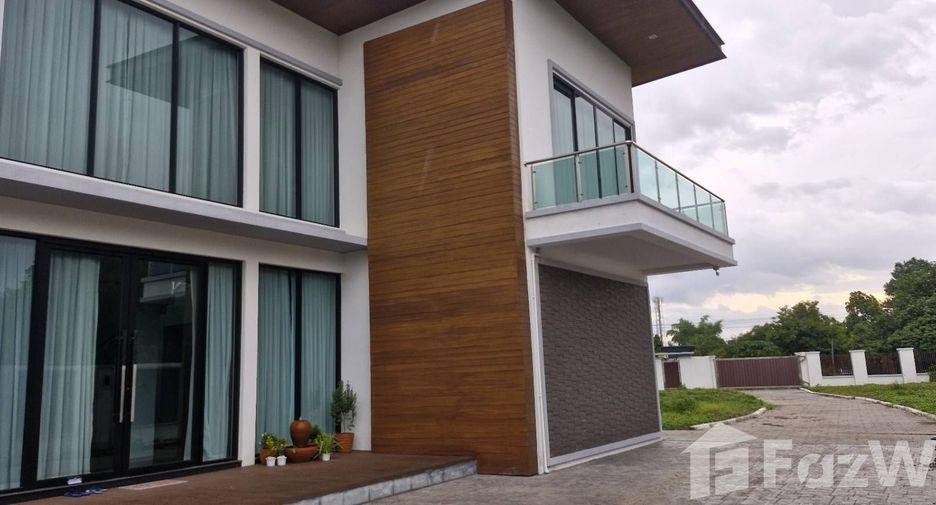 For sale 3 bedrooms house in Saraphi, Chiang Mai