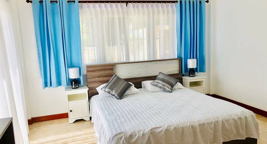 Casa en alquiler de 3 habitaciones en Bang Lamung, Chonburi