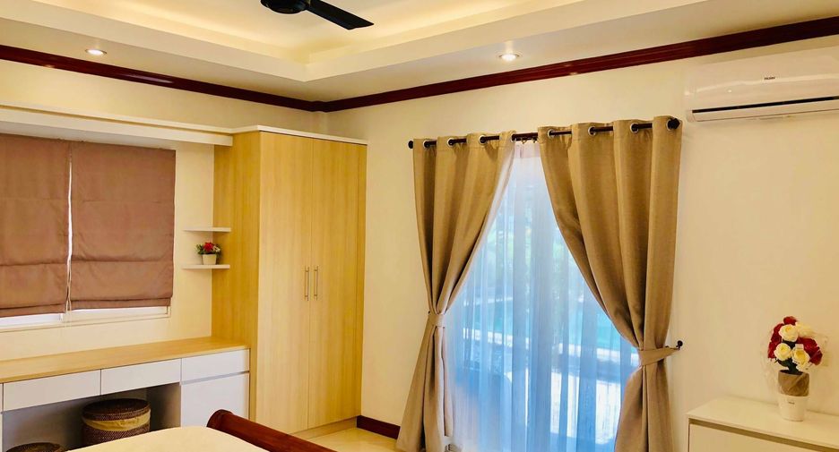 Casa en alquiler de 3 habitaciones en Bang Lamung, Chonburi
