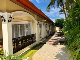 À louer 3 chambres maison à Bang Lamung, Chonburi