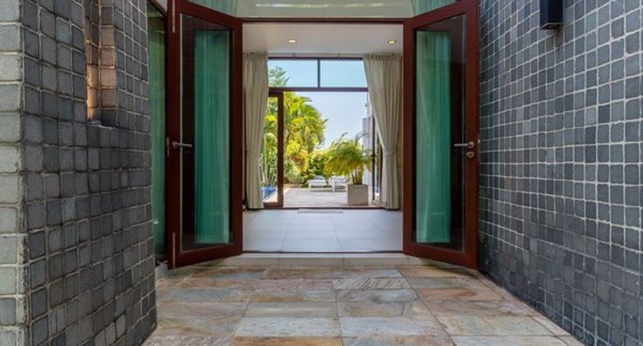 For sale 5 bedrooms villa in Hua Hin, Prachuap Khiri Khan