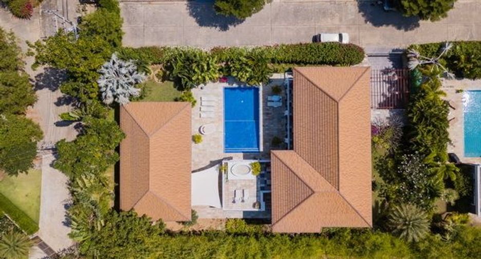 For sale 5 bedrooms villa in Hua Hin, Prachuap Khiri Khan