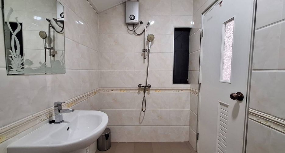 For rent 4 bedrooms house in Hua Hin, Prachuap Khiri Khan