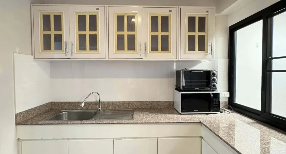 For rent 3 bedrooms townhouse in Mueang Chiang Mai, Chiang Mai