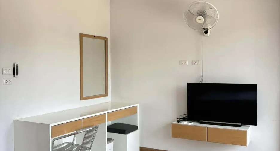 For rent 3 bedrooms townhouse in Mueang Chiang Mai, Chiang Mai