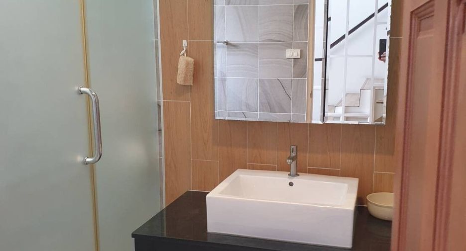 For sale 4 bedrooms retail Space in Mueang Phuket, Phuket