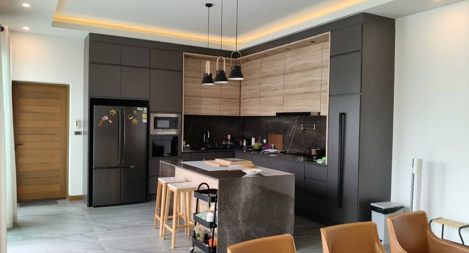 For sale 5 bedrooms villa in Hua Hin, Prachuap Khiri Khan