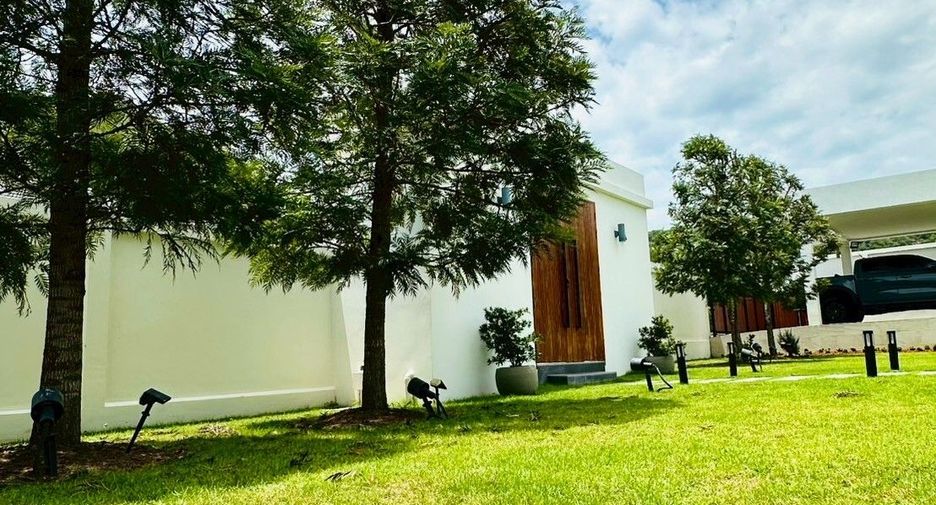 For sale 5 bedrooms villa in Hua Hin, Prachuap Khiri Khan