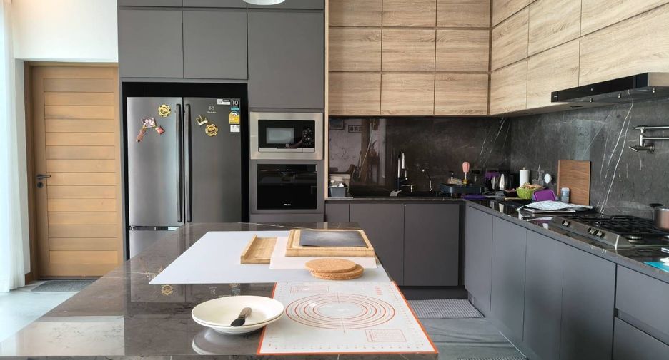 For sale 5 bedrooms villa in Hua Hin, Prachuap Khiri Khan
