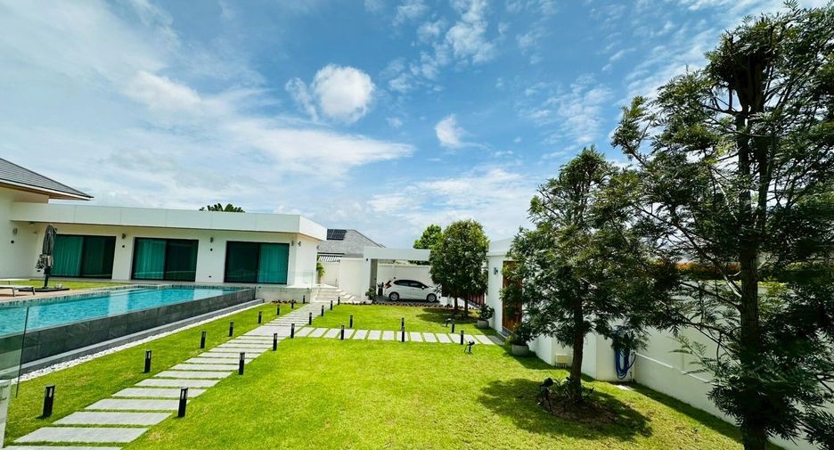 For sale 5 bedrooms villa in Hua Hin, Prachuap Khiri Khan