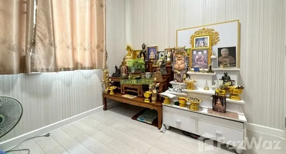 For sale 3 bedrooms townhouse in Mueang Pathum Thani, Pathum Thani