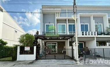 For sale 3 bedrooms townhouse in Mueang Pathum Thani, Pathum Thani
