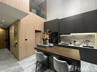 Casa adosada en venta y en alquiler de 3 habitaciones en Wang Thonglang, Bangkok