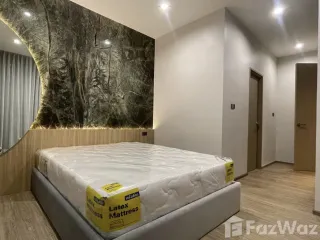 Casa adosada en venta y en alquiler de 3 habitaciones en Wang Thonglang, Bangkok
