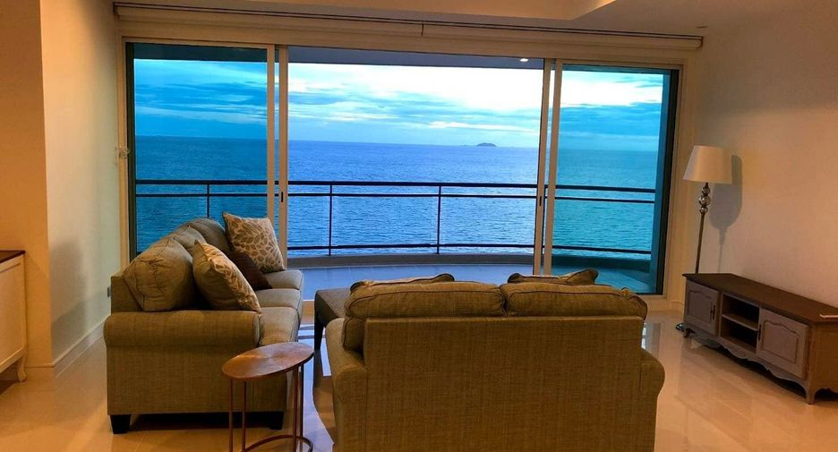 For rent 3 bedrooms condo in Jomtien, Pattaya