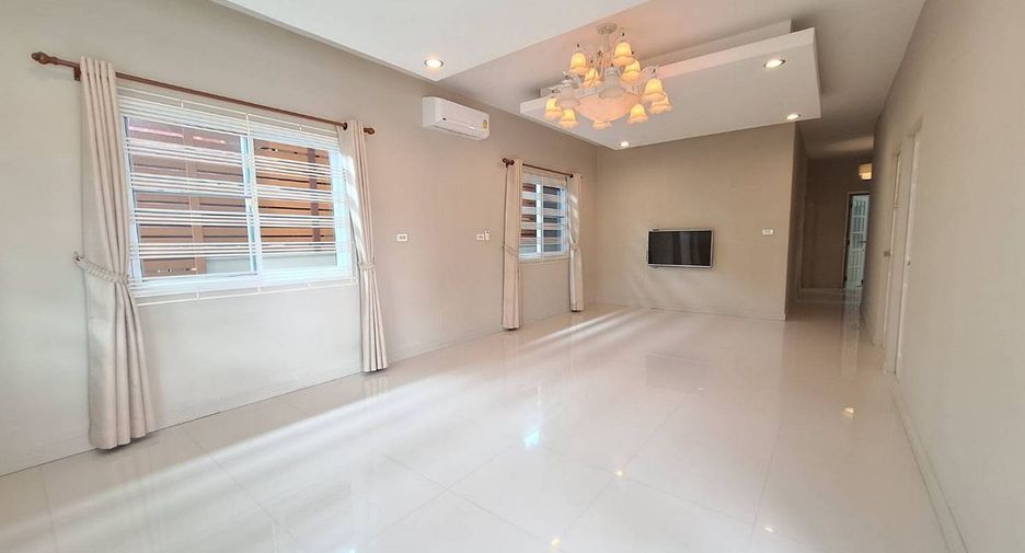 For sale 3 bedrooms house in Mueang Udon Thani, Udon Thani