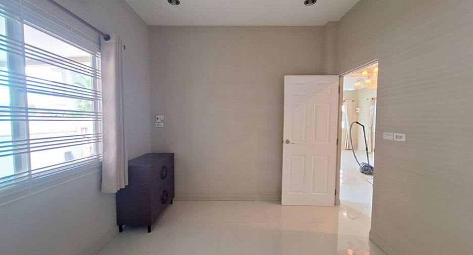 For sale 3 bedrooms house in Mueang Udon Thani, Udon Thani
