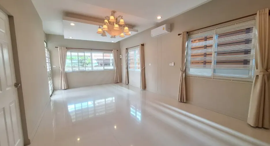 For sale 3 bedrooms house in Mueang Udon Thani, Udon Thani