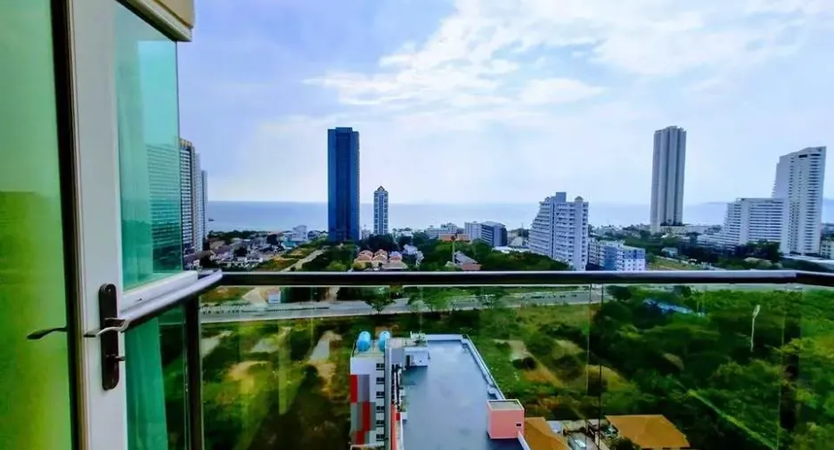 For rent 3 bedrooms condo in Bang Lamung, Chonburi