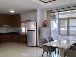 À louer 3 chambres maison à Bang Lamung, Chonburi