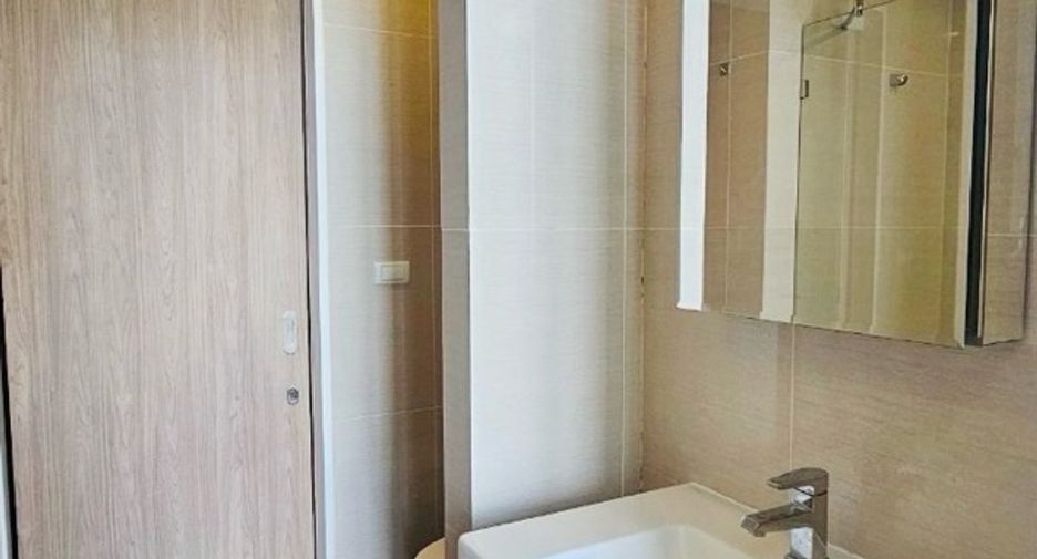 For sale 2 bedrooms condo in Khlong Toei, Bangkok