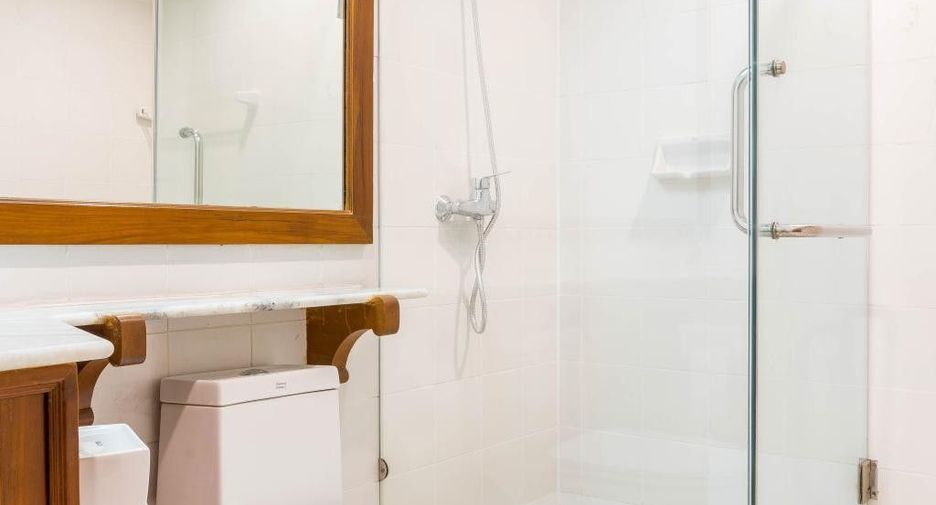 For rent 4 bedrooms condo in Pak Kret, Nonthaburi