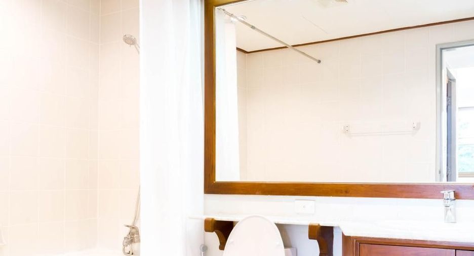 For rent 4 bedrooms condo in Pak Kret, Nonthaburi