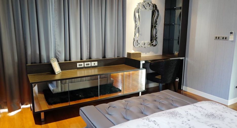 For sale 2 bedrooms condo in Watthana, Bangkok