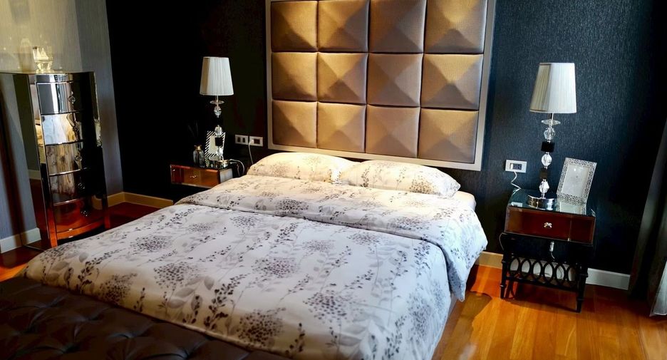 For sale 2 bedrooms condo in Watthana, Bangkok